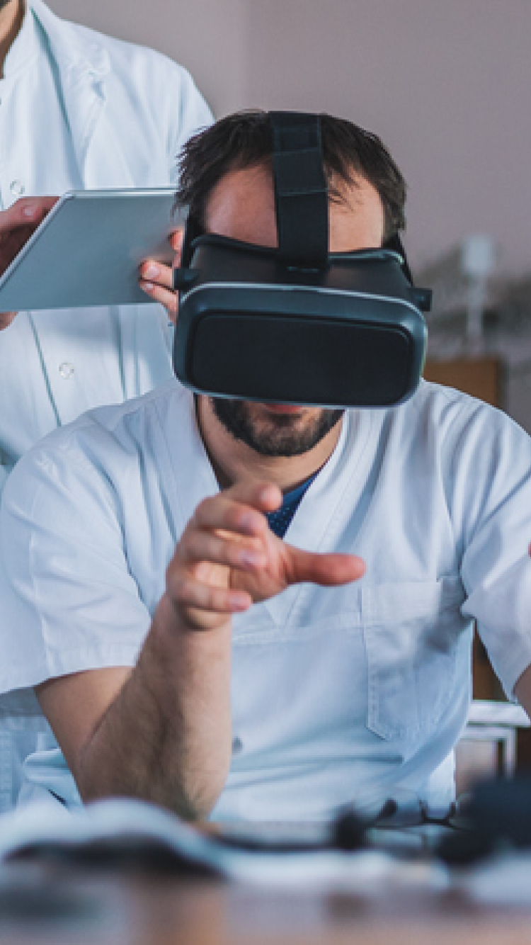 Medical researchers using virtual reality for learning