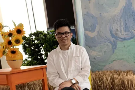 Dr Daniel Liu