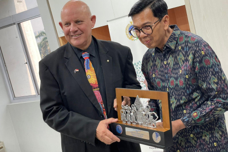 A new Memorandum of Understanding (MOU) has been signed by Charles Darwin University (CDU) and the Ministry of Foreign Affairs of the Republic of Indonesia. 