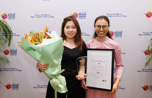 Two outstanding Charles Darwin University (CDU) students have been recognised for their commitment to fellow students and local communities at the recent Study NT International Student Awards.