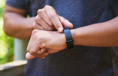 The new study has found there are significant security vulnerabilities in some smart wearable devices.  