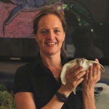 Dr Kiki Dethmers with an endemic Flatback turtle