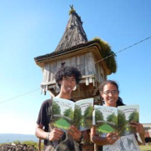 Students Bertanizo Costa and Elda Guterrez recently travelled to Timor-Leste to deliver the first batch of books